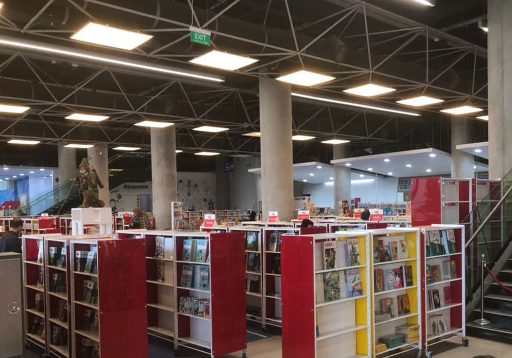 مجلات رشد در باغ کتاب تهران