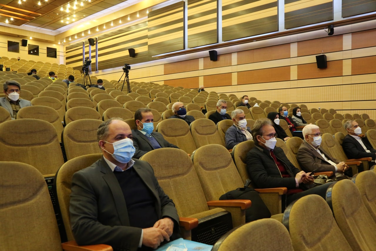 رشد آموزش فیزیک: سال جهانی علوم پایه دکتر رسولی