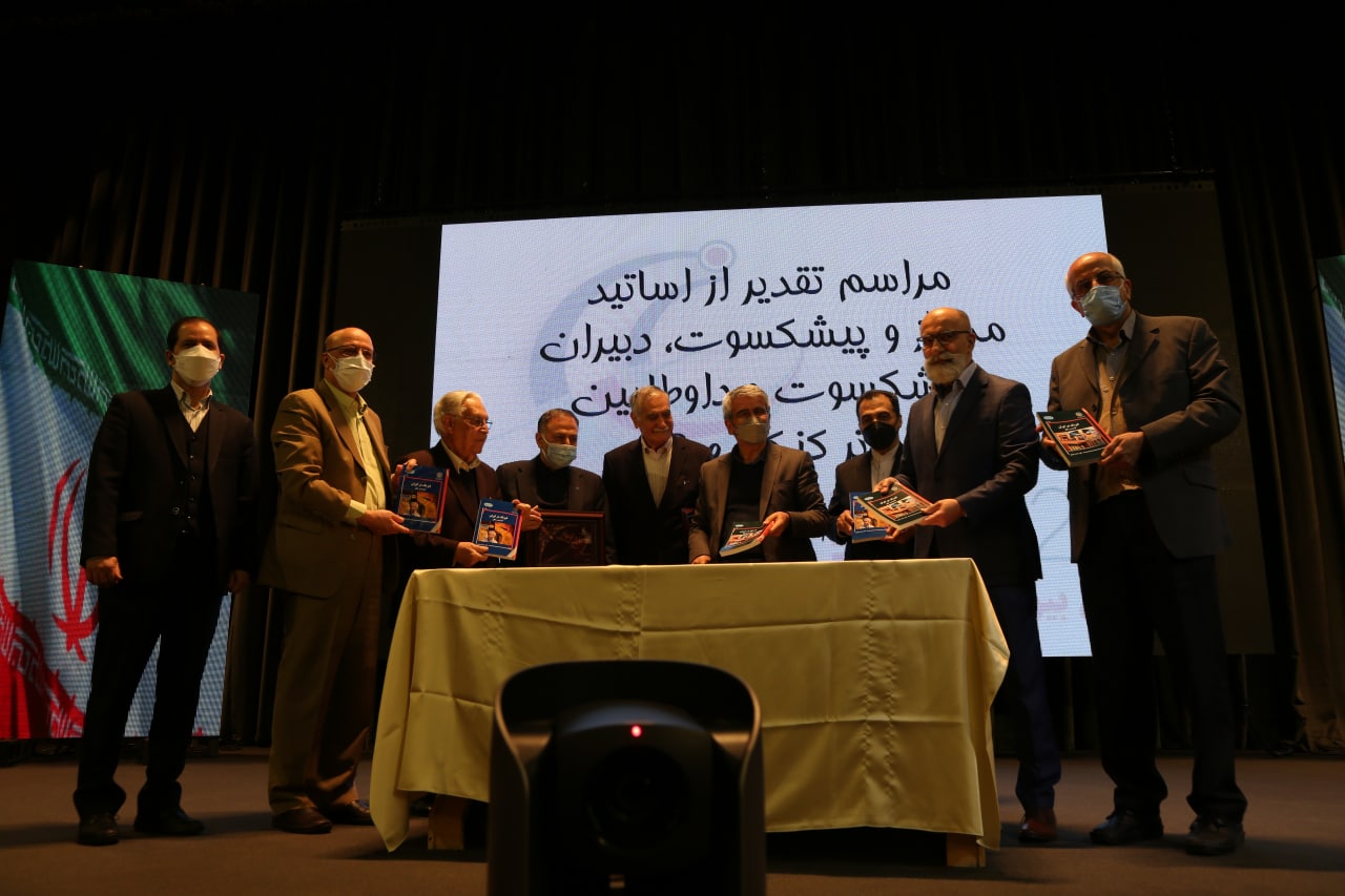 رشد آموزش فیزیک: سال جهانی علوم پایه دکتر رسولی