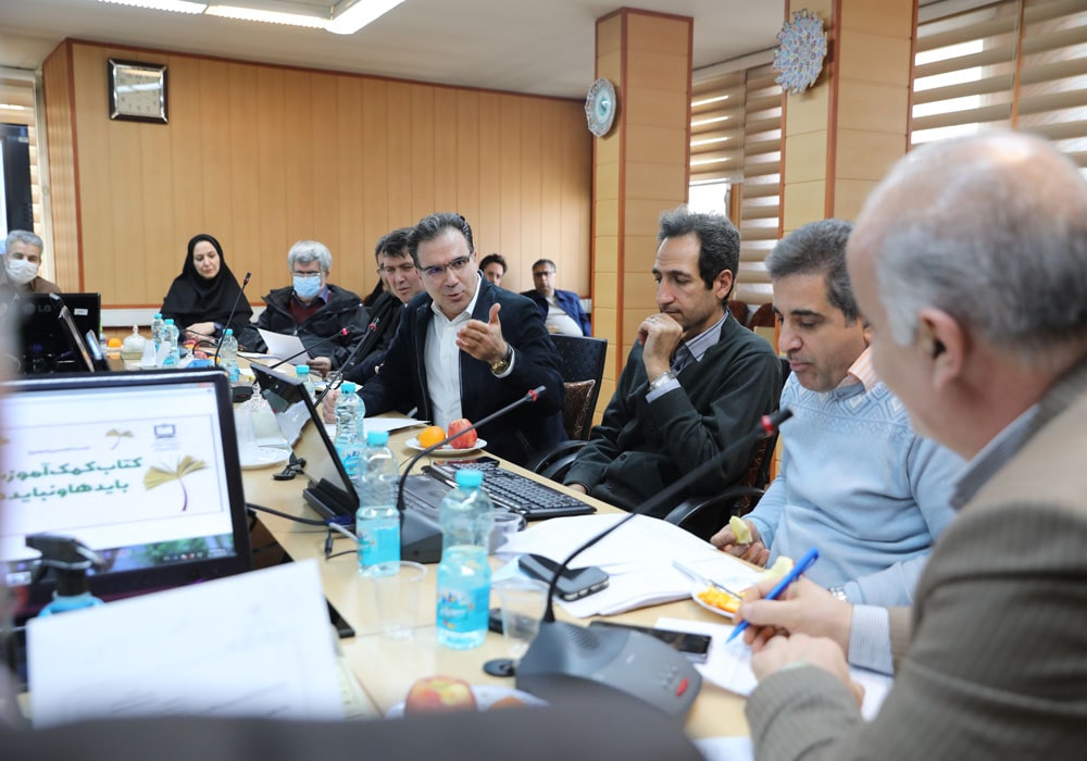 نشست کتاب کمک آموزشی؛ بایدها و نبایدها