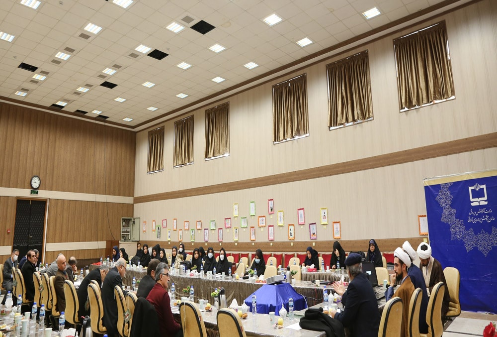 جلسه تربیت اعتقادی، عبادی و اخلاقی ؛ تربیت اجتماعی و سیاسی