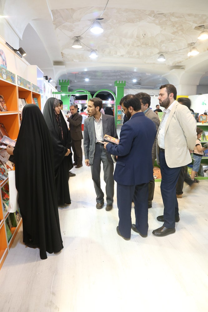 بازدید مدیرکل دفتر انتشارات و فناوری آموزشی از نمایشگاه کتاب
