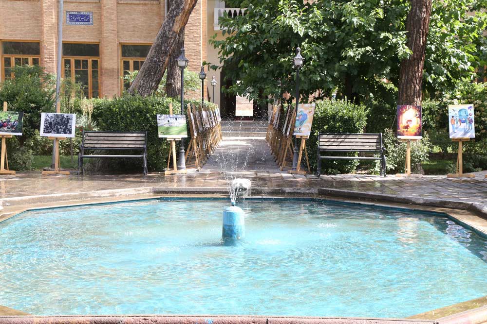 نمایشگاه آثار برگزیده دوازدهمین دوره جشنواره ملی دوسالانه عکس و تصویرگری رشد