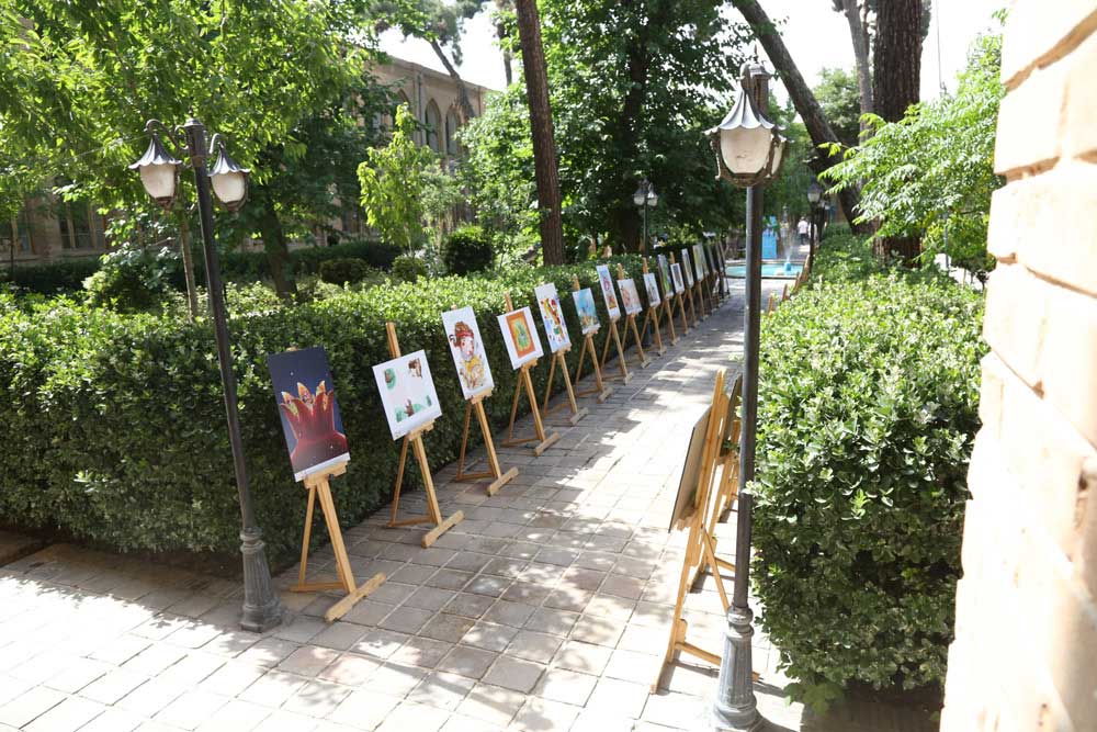 نمایشگاه آثار برگزیده دوازدهمین دوره جشنواره ملی دوسالانه عکس و تصویرگری رشد