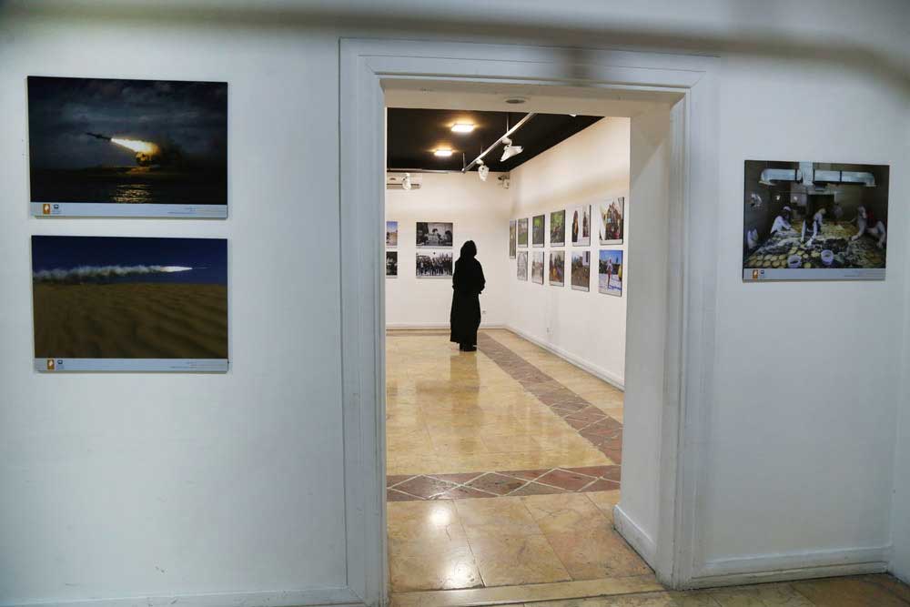 نمایشگاه آثار برگزیده دوازدهمین دوره جشنواره ملی دوسالانه عکس و تصویرگری رشد