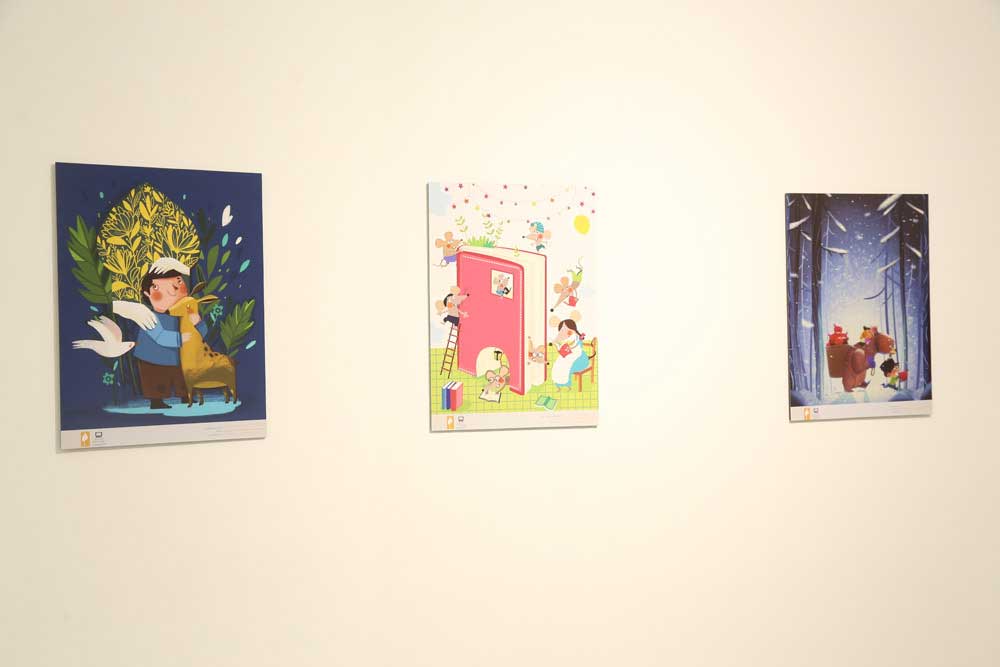 نمایشگاه آثار برگزیده دوازدهمین دوره جشنواره ملی دوسالانه عکس و تصویرگری رشد