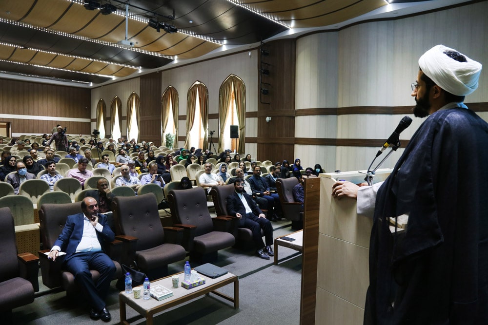 اختتامیه دوازدهمین دوره جشنواره ملی دوسالانه عکس و تصویرگری رشد