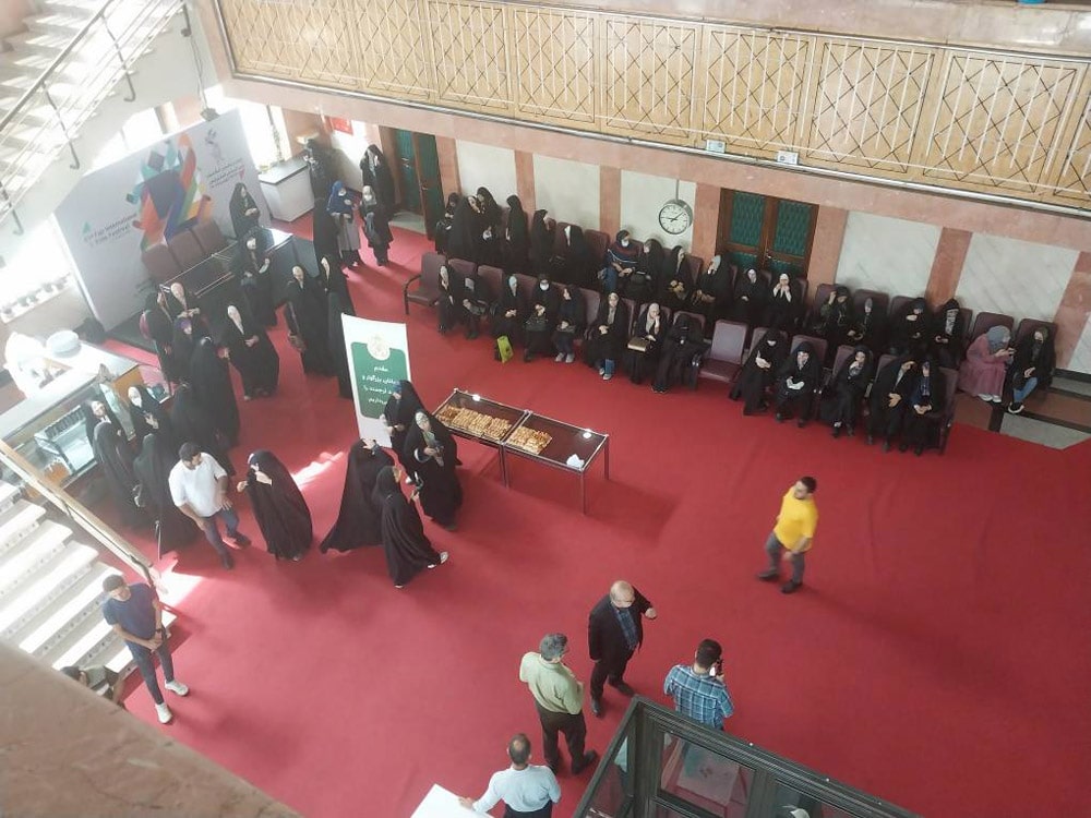 اکران مردمی فیلم «غریب» در سینما فلسطین