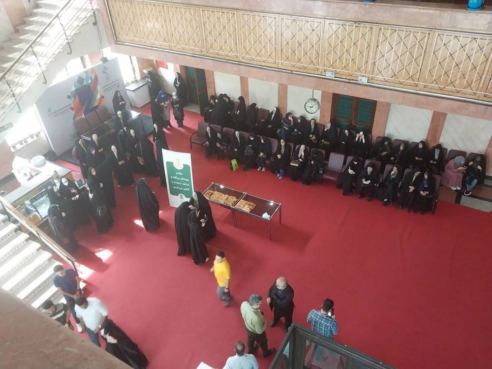 اکران مردمی فیلم «غریب» در سینما فلسطین