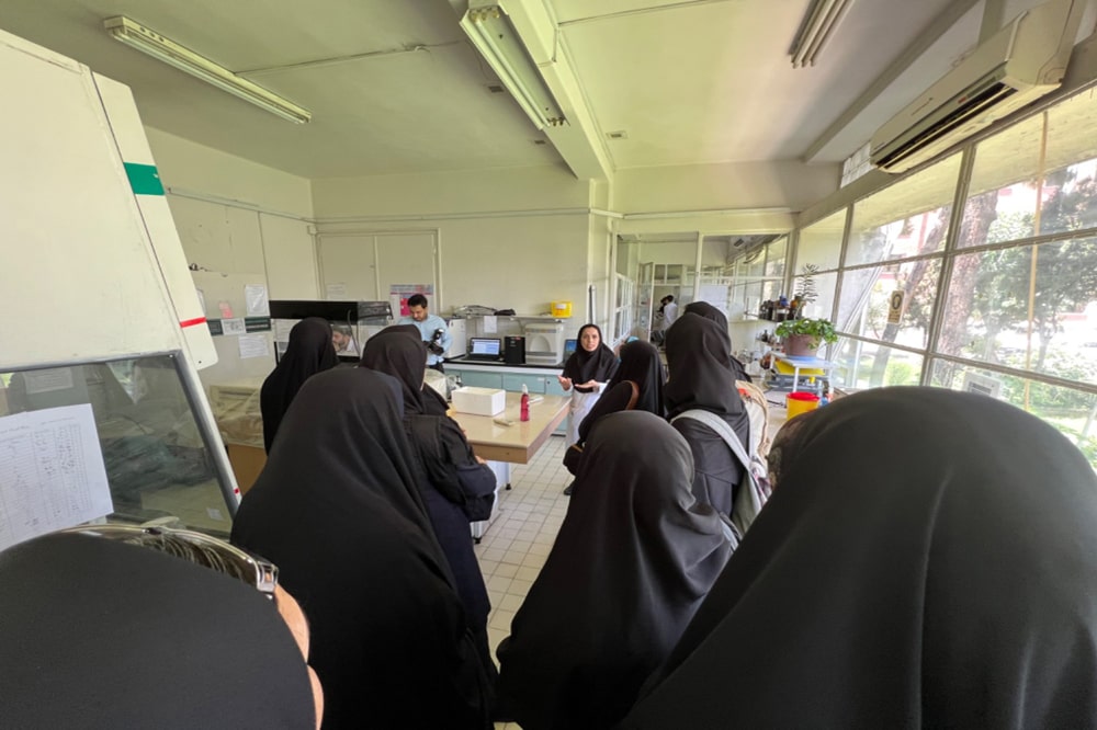 بازدید بانوان دفتر انتشارات و فناوری آموزشی از انستیتو پاستور ایران