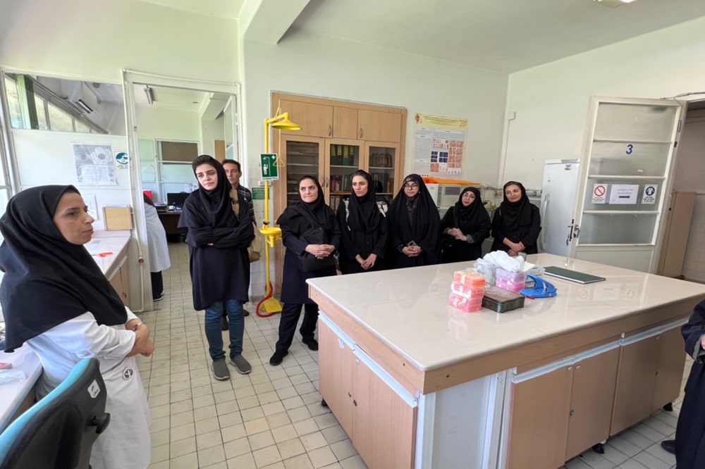 بازدید بانوان دفتر انتشارات و فناوری آموزشی از انستیتو پاستور ایران
