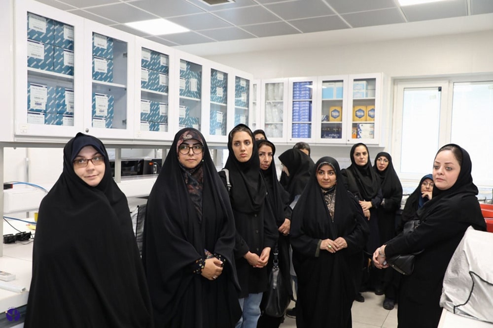 بازدید بانوان دفتر انتشارات و فناوری آموزشی از انستیتو پاستور ایران