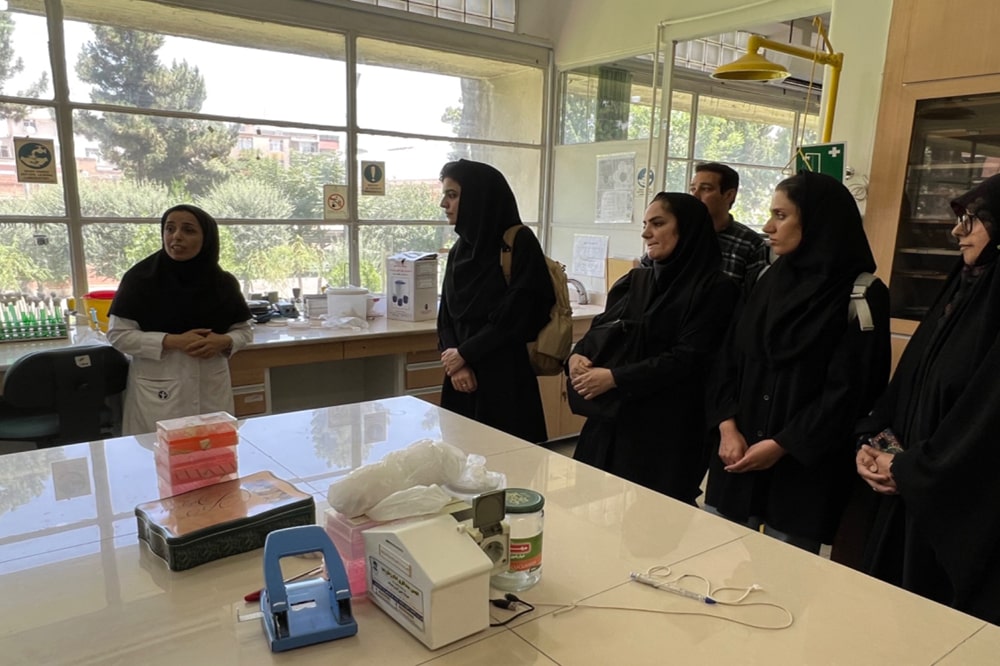 بازدید بانوان دفتر انتشارات و فناوری آموزشی از انستیتو پاستور ایران