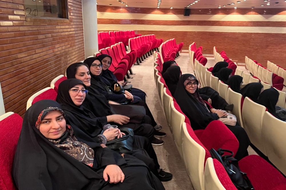 بازدید بانوان دفتر انتشارات و فناوری آموزشی از انستیتو پاستور ایران