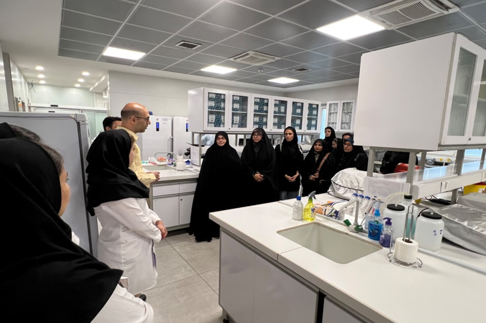 بازدید بانوان دفتر انتشارات و فناوری آموزشی از انستیتو پاستور ایران