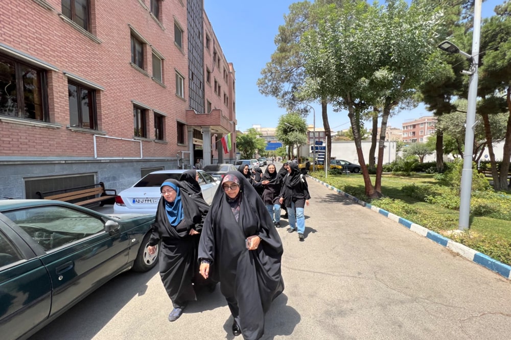 بازدید بانوان دفتر انتشارات و فناوری آموزشی از انستیتو پاستور ایران