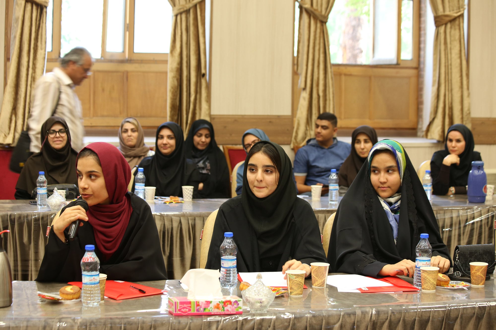 نشست هم‌اندیشی با منتخبین یازدهمین دوره جشنواره ملی تولید محتوای الکترونیکی رشد