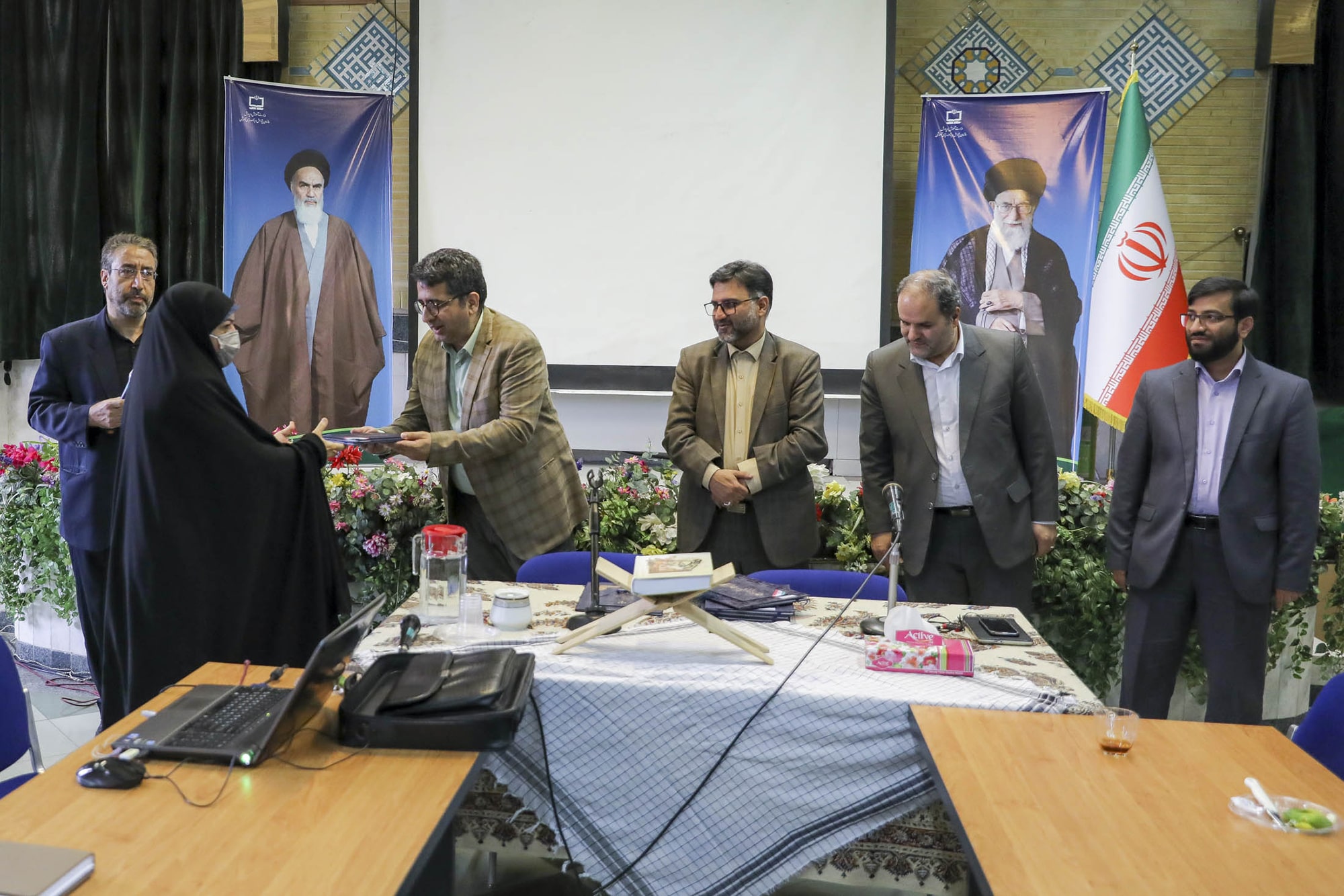 نشست آسیب شناسی جشنواره تولید محتوا