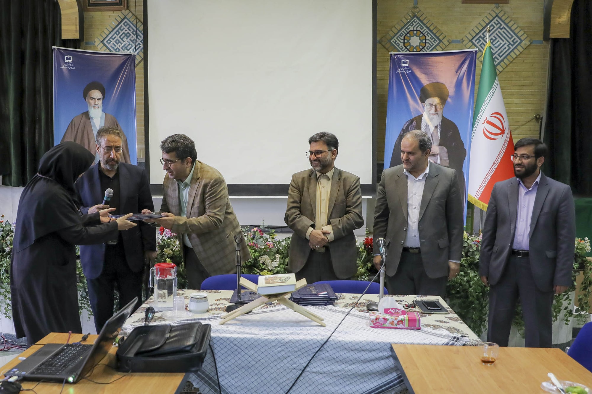 نشست آسیب شناسی جشنواره تولید محتوا