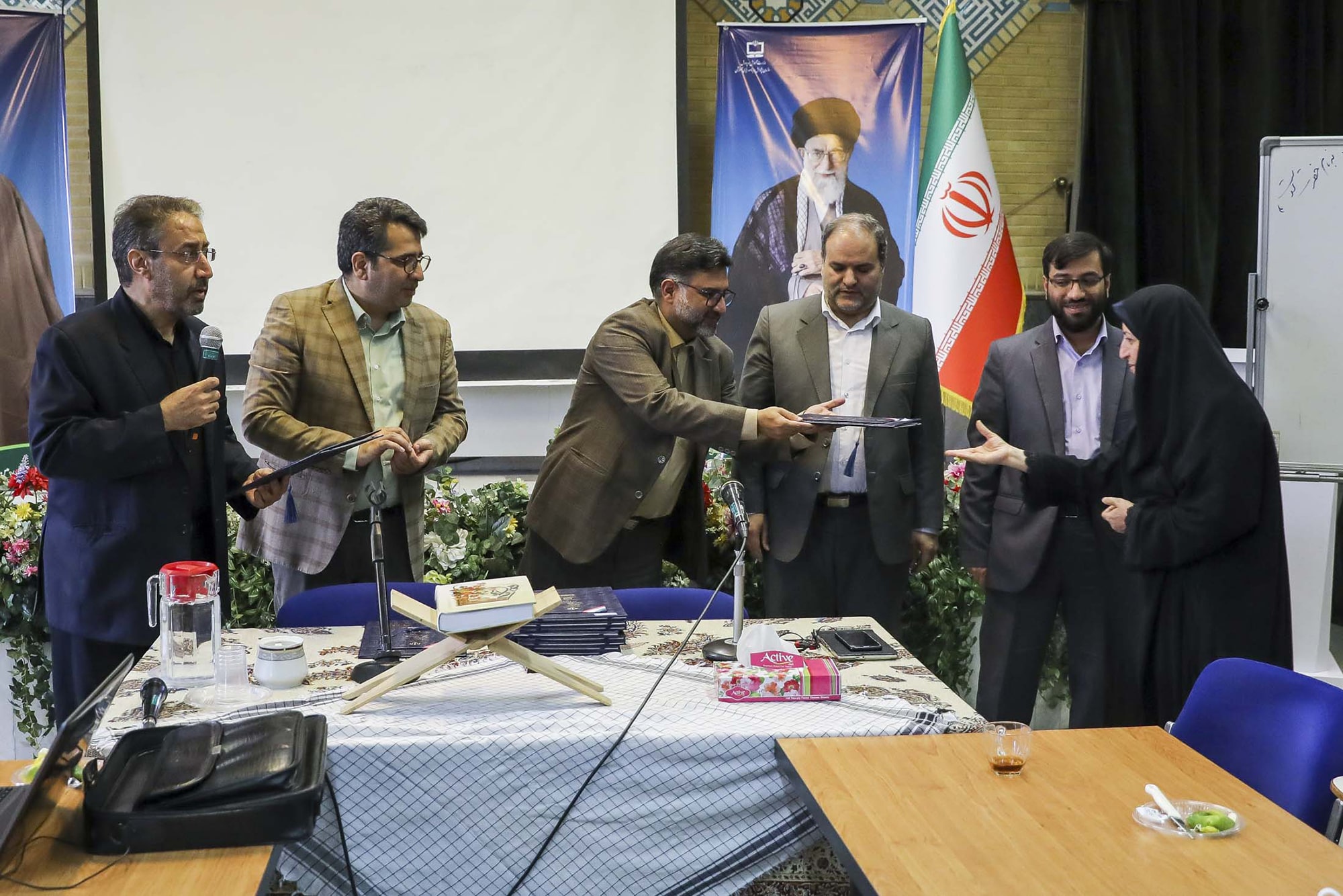 نشست آسیب شناسی جشنواره تولید محتوا