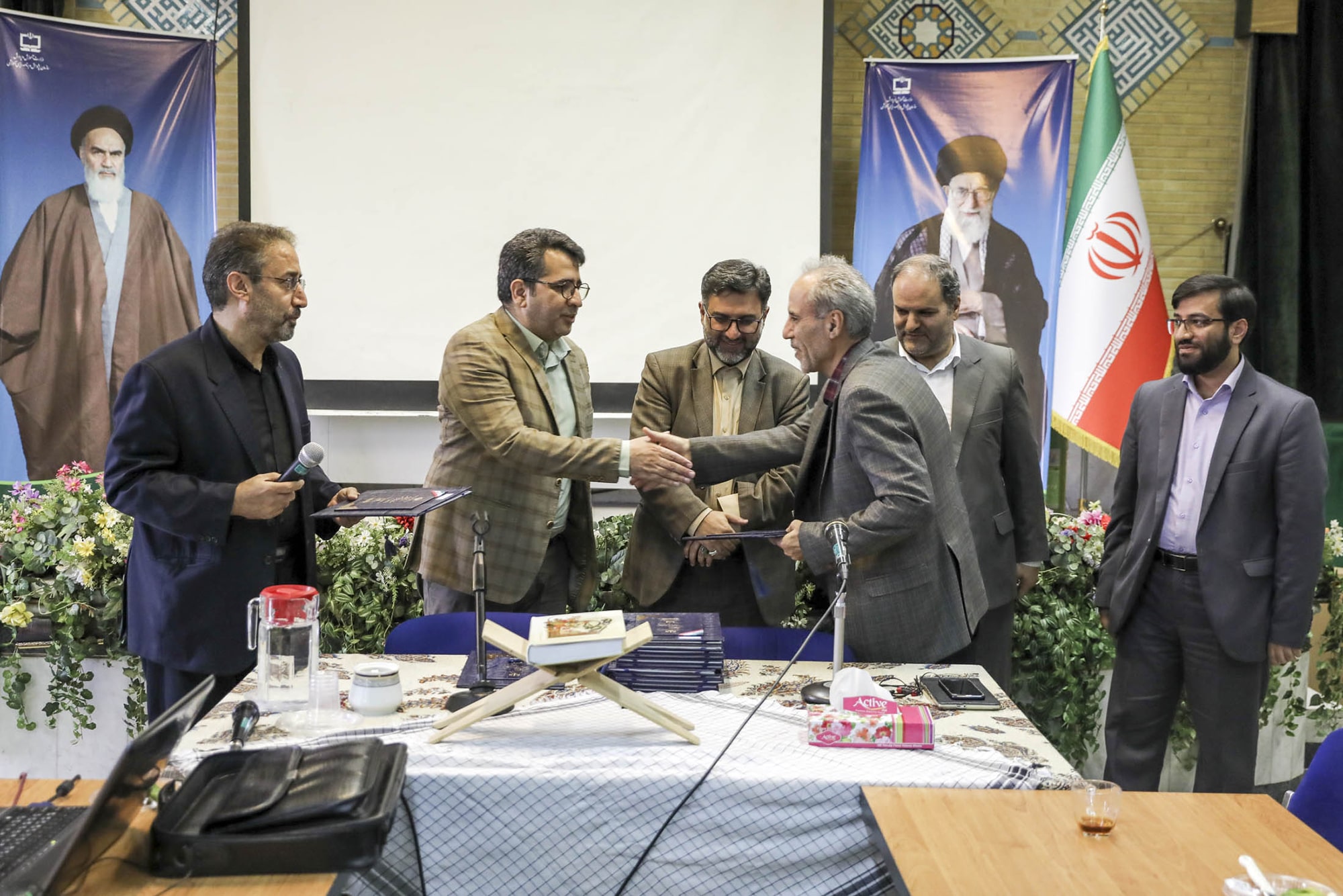 نشست آسیب شناسی جشنواره تولید محتوا