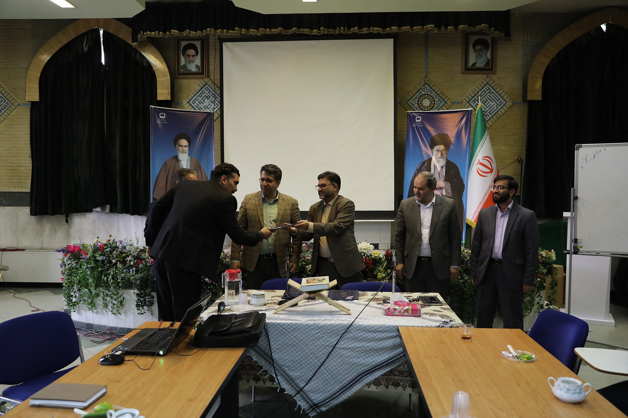 نشست آسیب شناسی جشنواره تولید محتوا