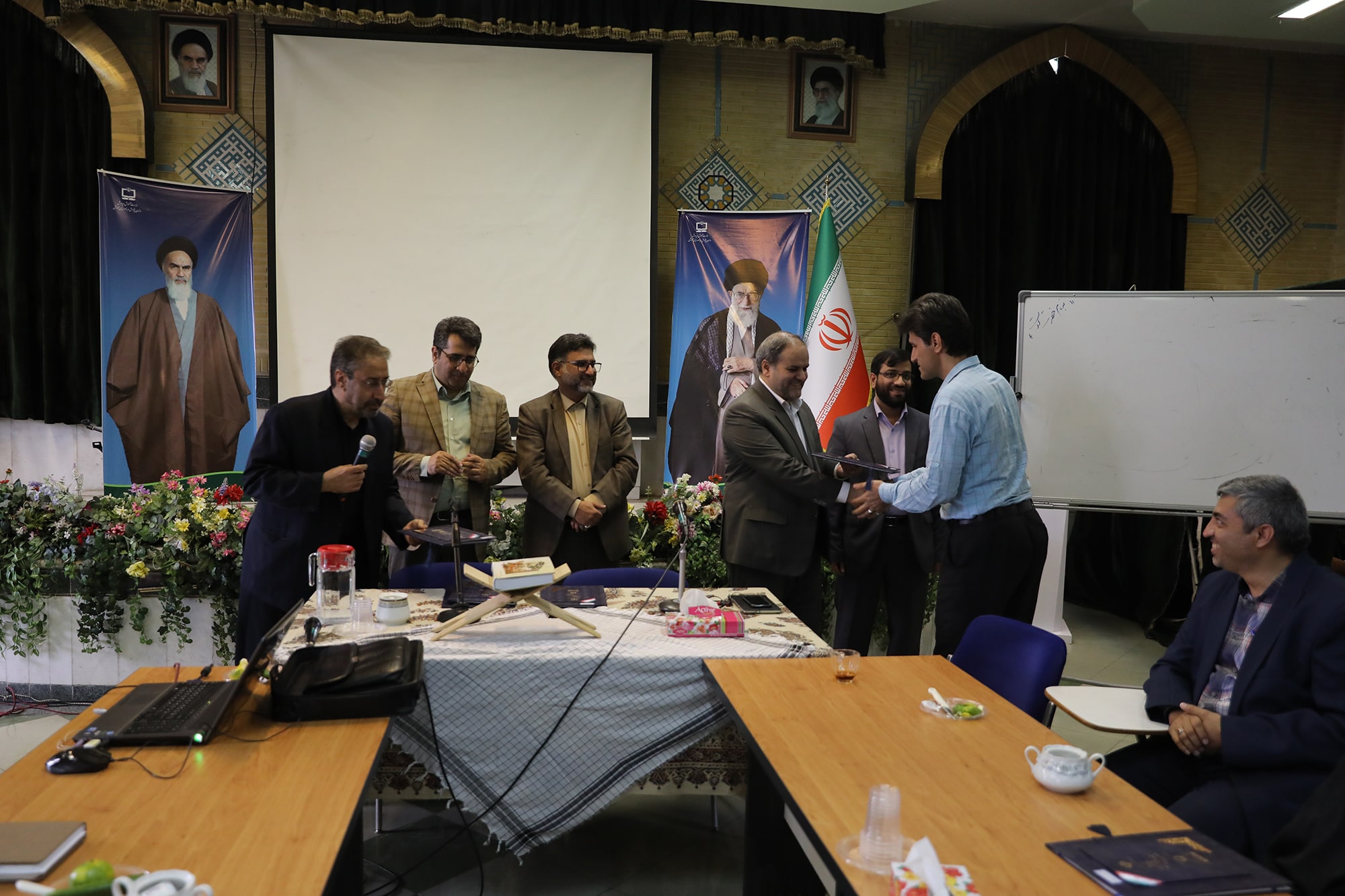 نشست آسیب شناسی جشنواره تولید محتوا