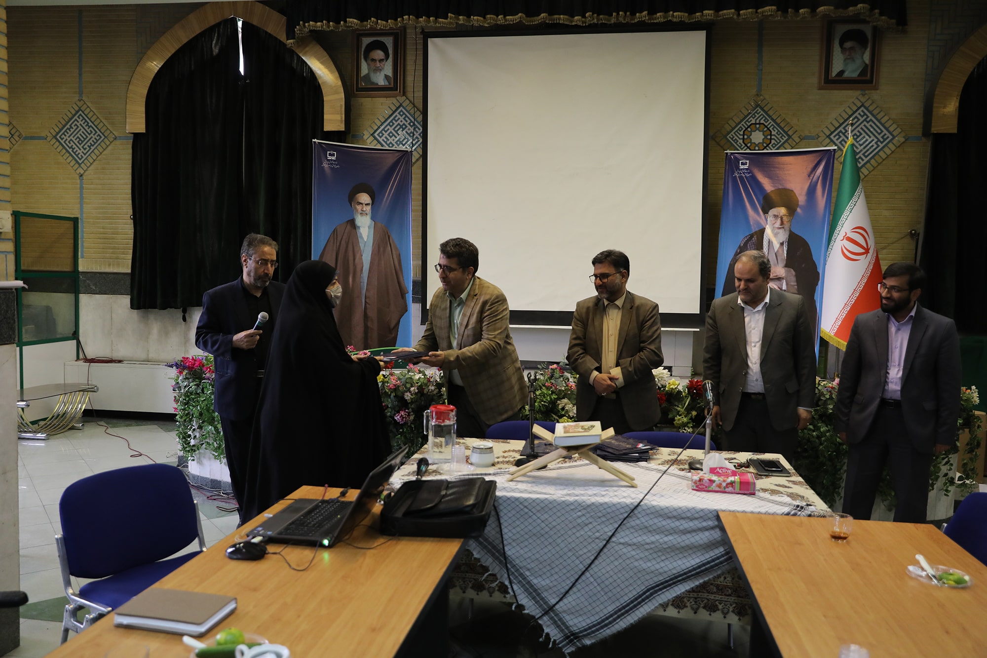 نشست آسیب شناسی جشنواره تولید محتوا