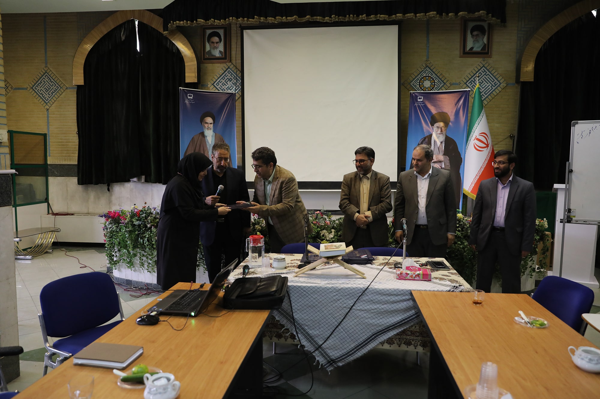 نشست آسیب شناسی جشنواره تولید محتوا