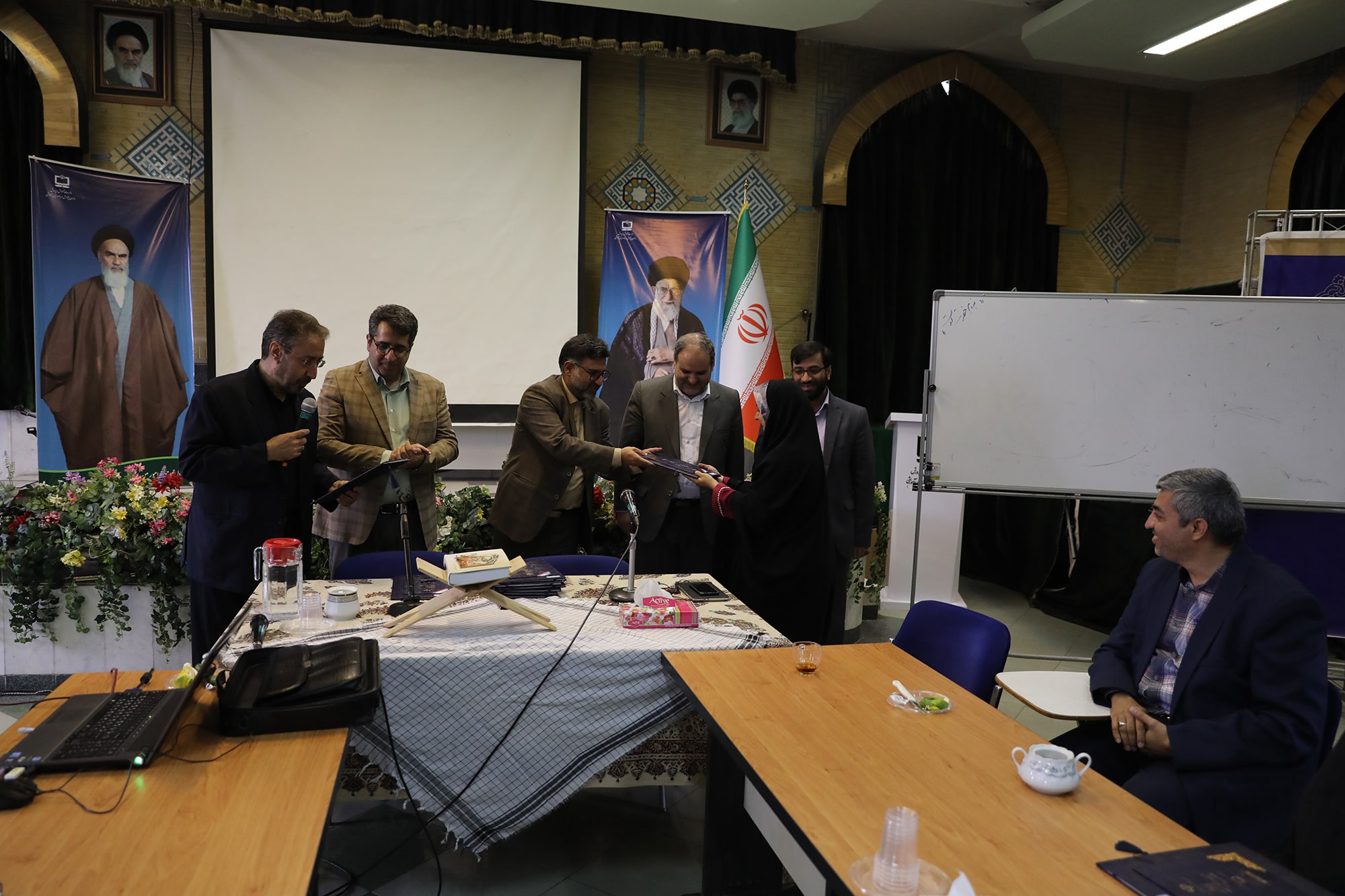 نشست آسیب شناسی جشنواره تولید محتوا