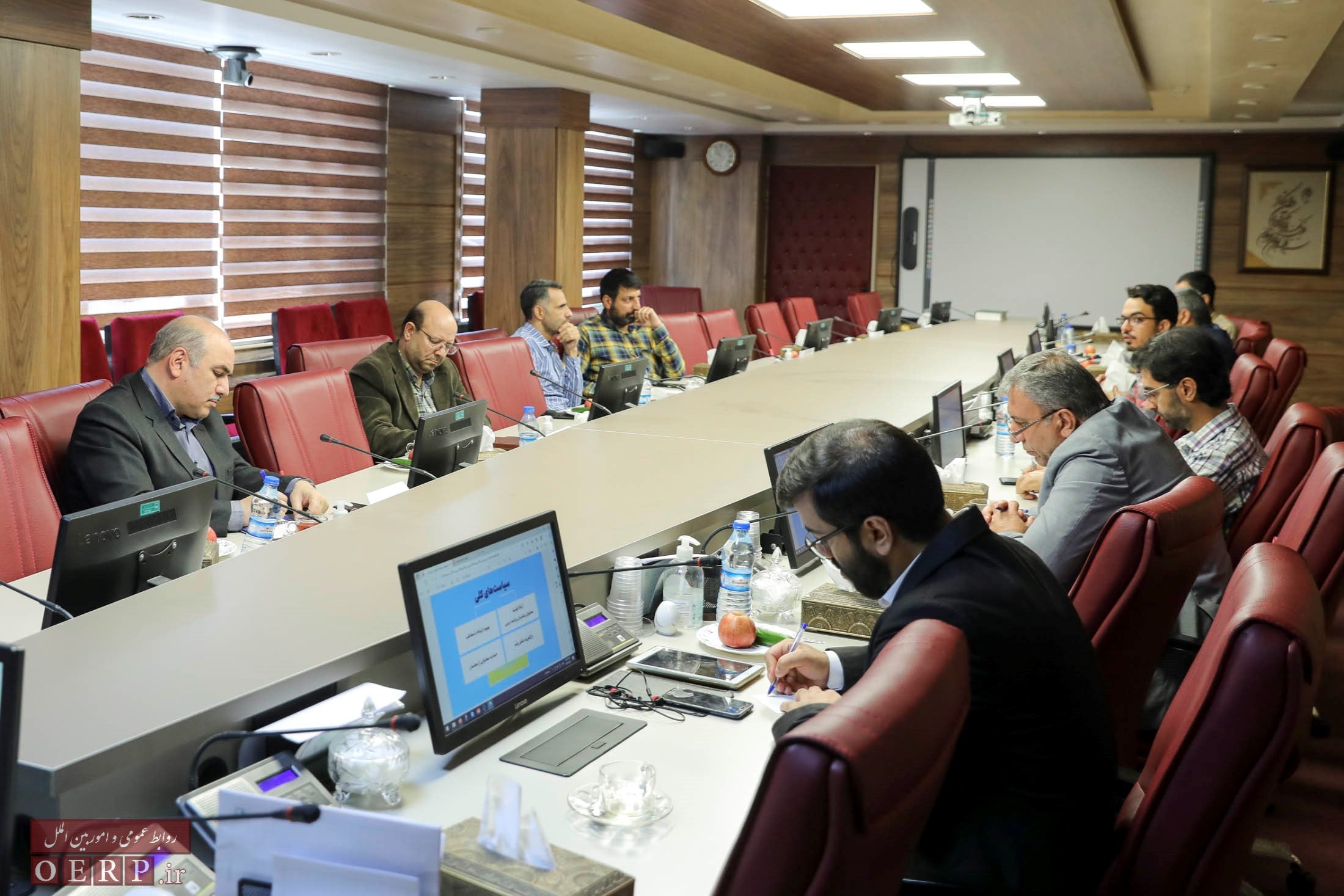 نشست بررسی سند بازطراحی شبکه رشد