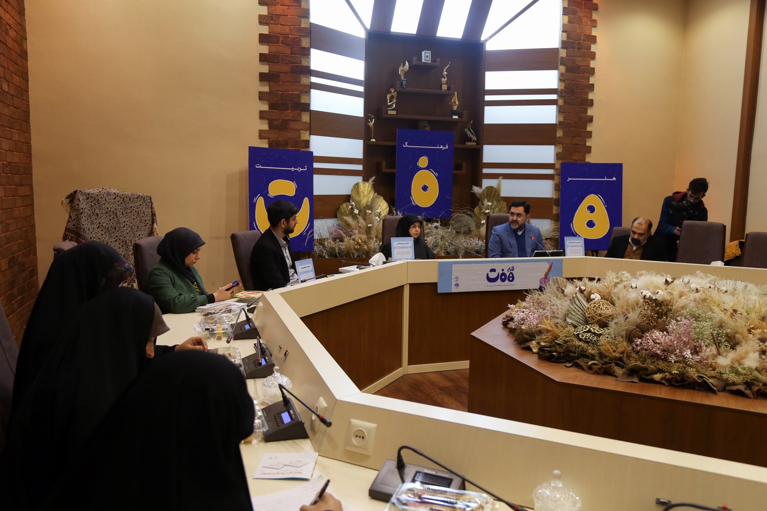 نشست سیاست‌گذاری ادبیات کودک و نوجوان در دوگانه تألیف و ترجمه