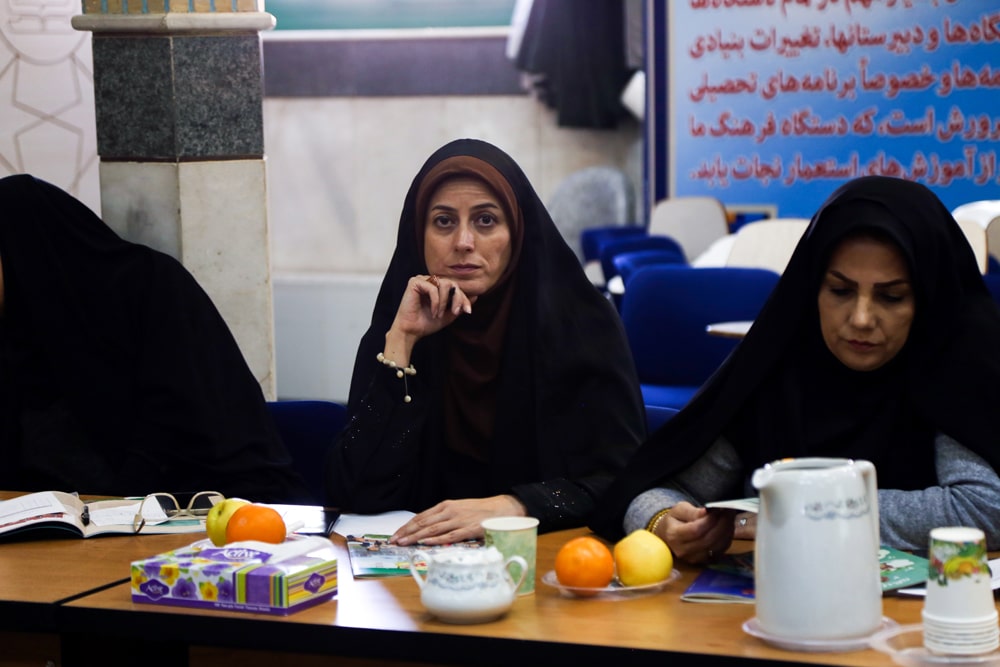 جلسه مدیران منطقه با سردبیران مجله رشد ۵ دی‌ماه