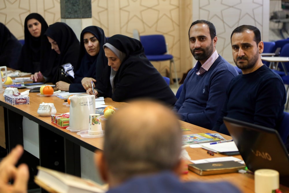 جلسه مدیران منطقه با سردبیران مجله رشد ۵ دی‌ماه