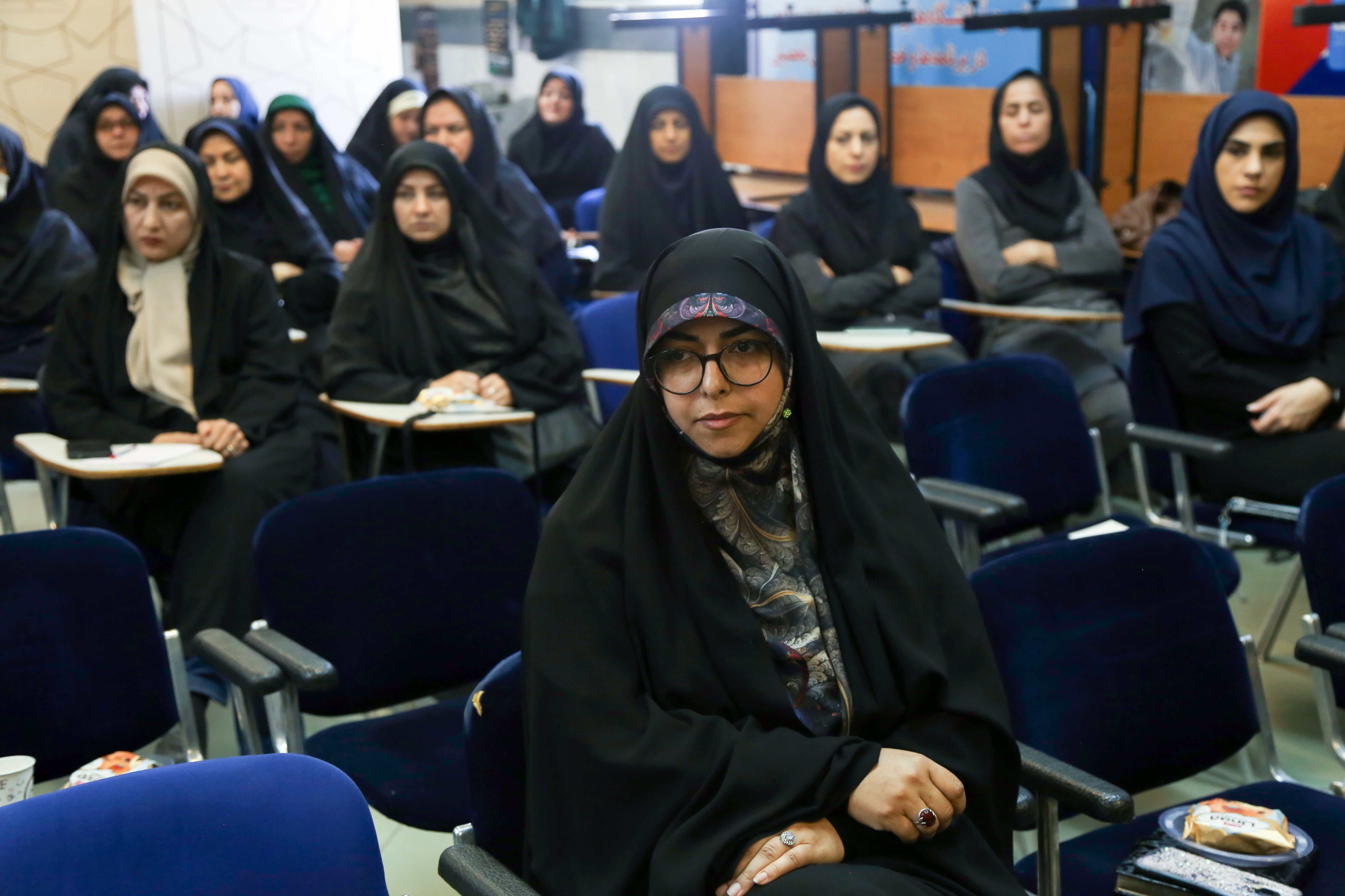 نشست اعضای دفتر انتشارات و فناوری آموزشی با رئیس سازمان پژوهش و برنامه‌ریزی آموزشی