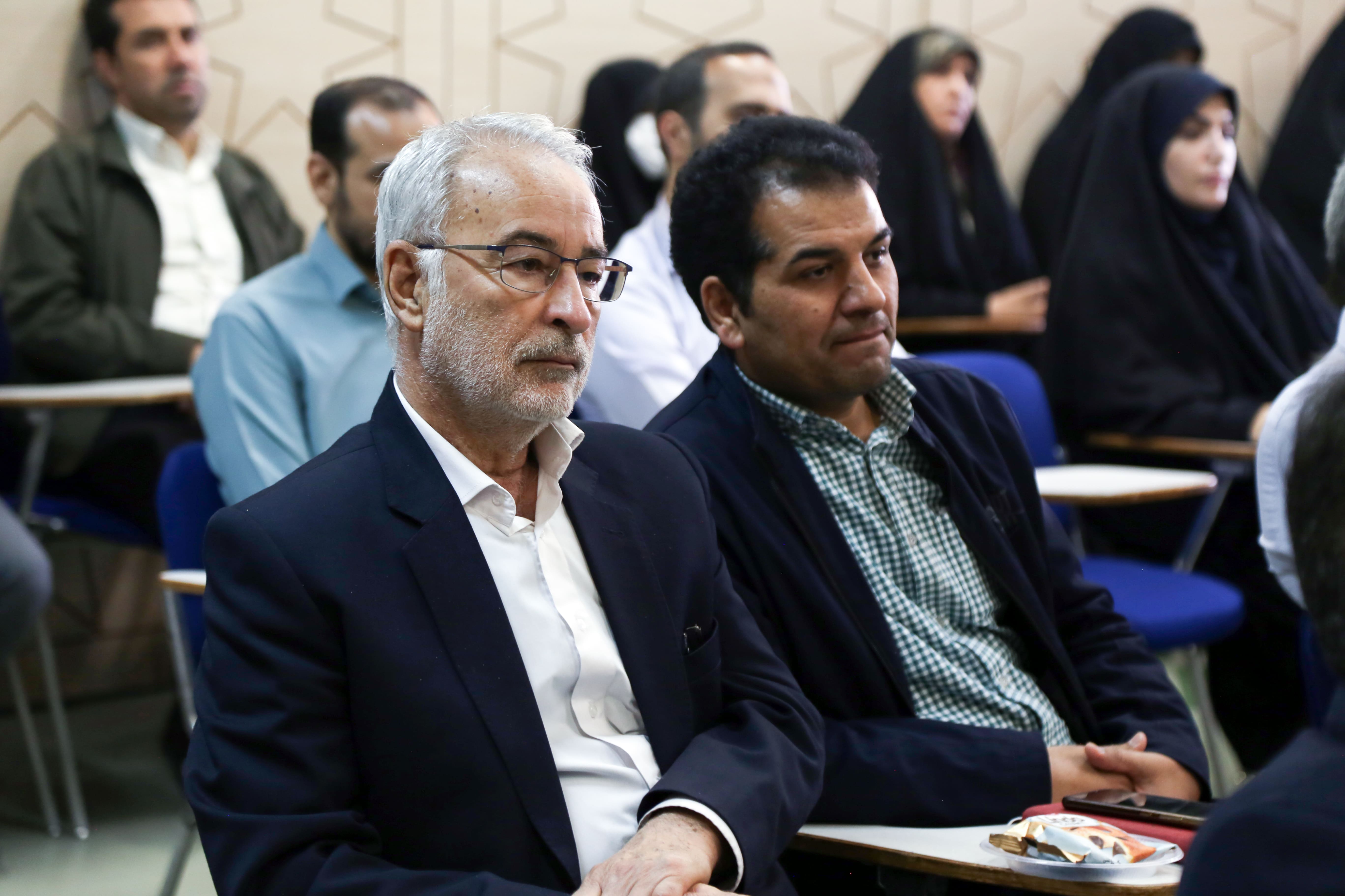 نشست اعضای دفتر انتشارات و فناوری آموزشی با رئیس سازمان پژوهش و برنامه‌ریزی آموزشی