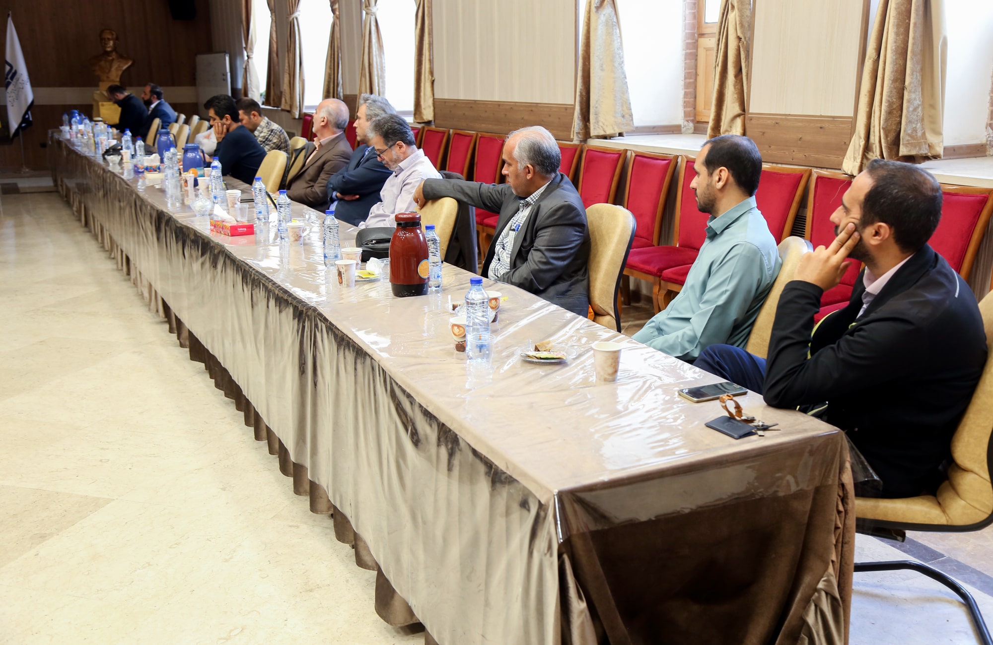 نشست نوجوانان و مسئله آسیب‌های اجتماعی