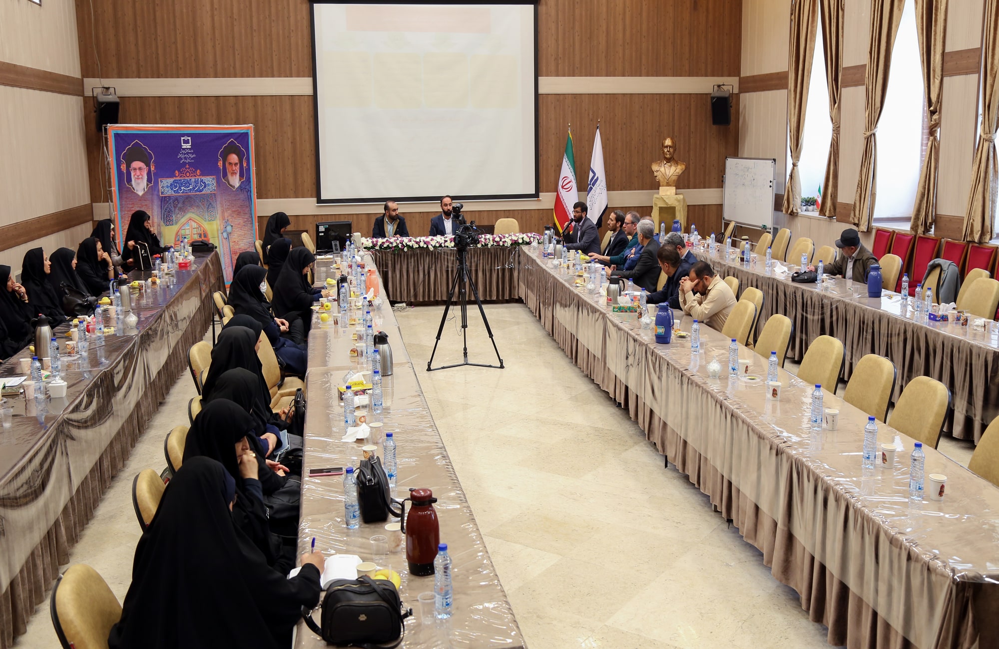 نشست نوجوانان و مسئله آسیب‌های اجتماعی