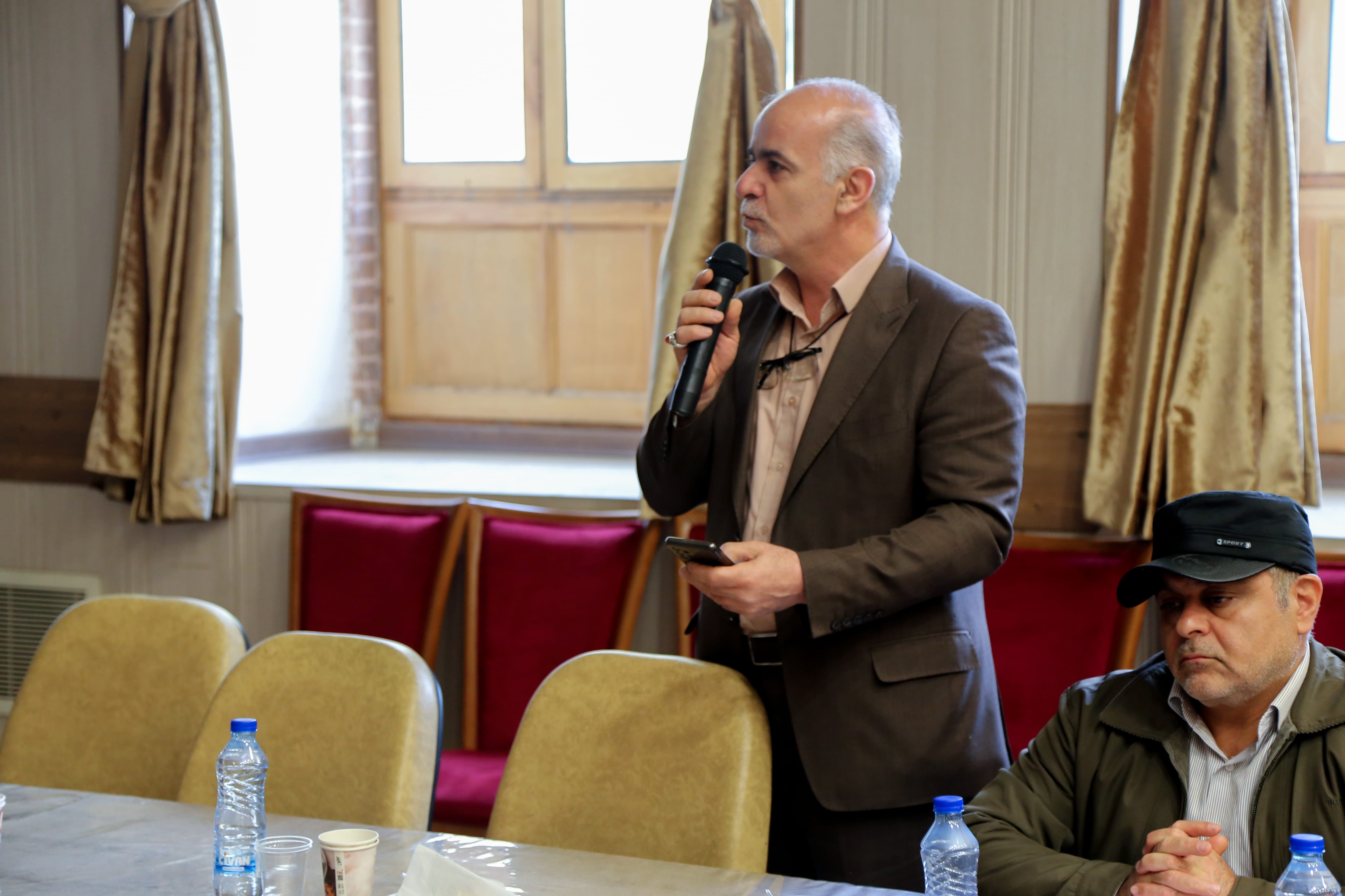 نشست نوجوانان و مسئله آسیب‌های اجتماعی