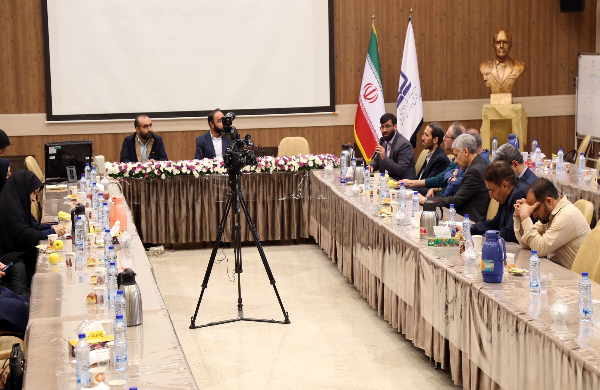 نشست نوجوانان و مسئله آسیب‌های اجتماعی