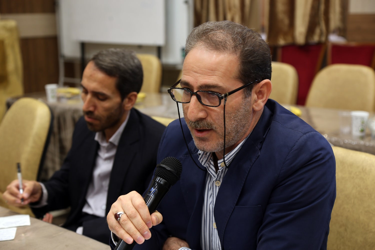 نشست نوجوانان و مسئله آسیب‌های اجتماعی