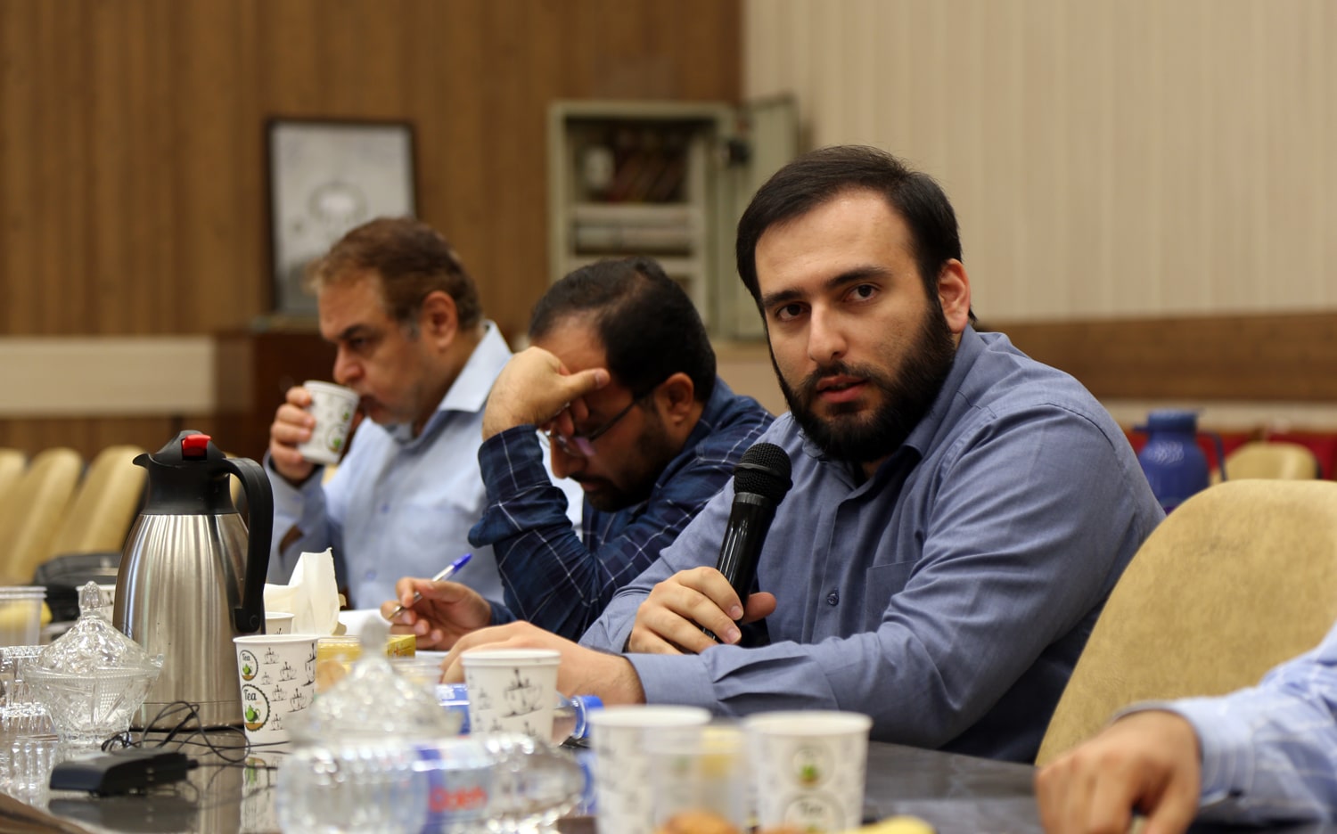 نشست نوجوانان و مسئله آسیب‌های اجتماعی