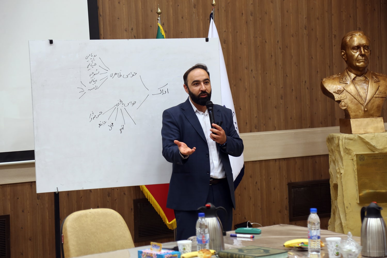 نشست نوجوانان و مسئله آسیب‌های اجتماعی