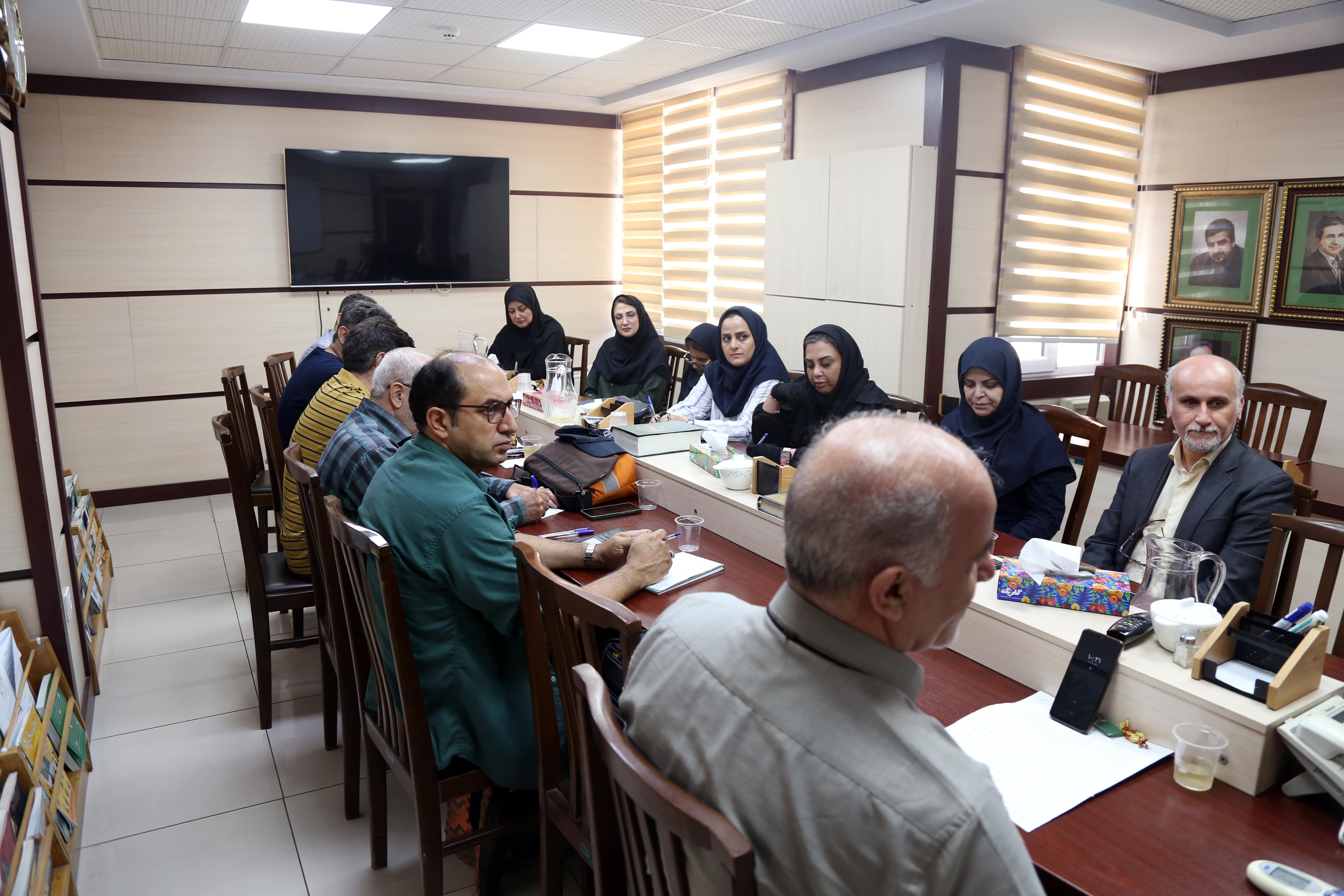 نشست بازخوانی تجربه‌‌های دوازدهمین دوره جشنواره ملی عکس و تصویرگری رشد