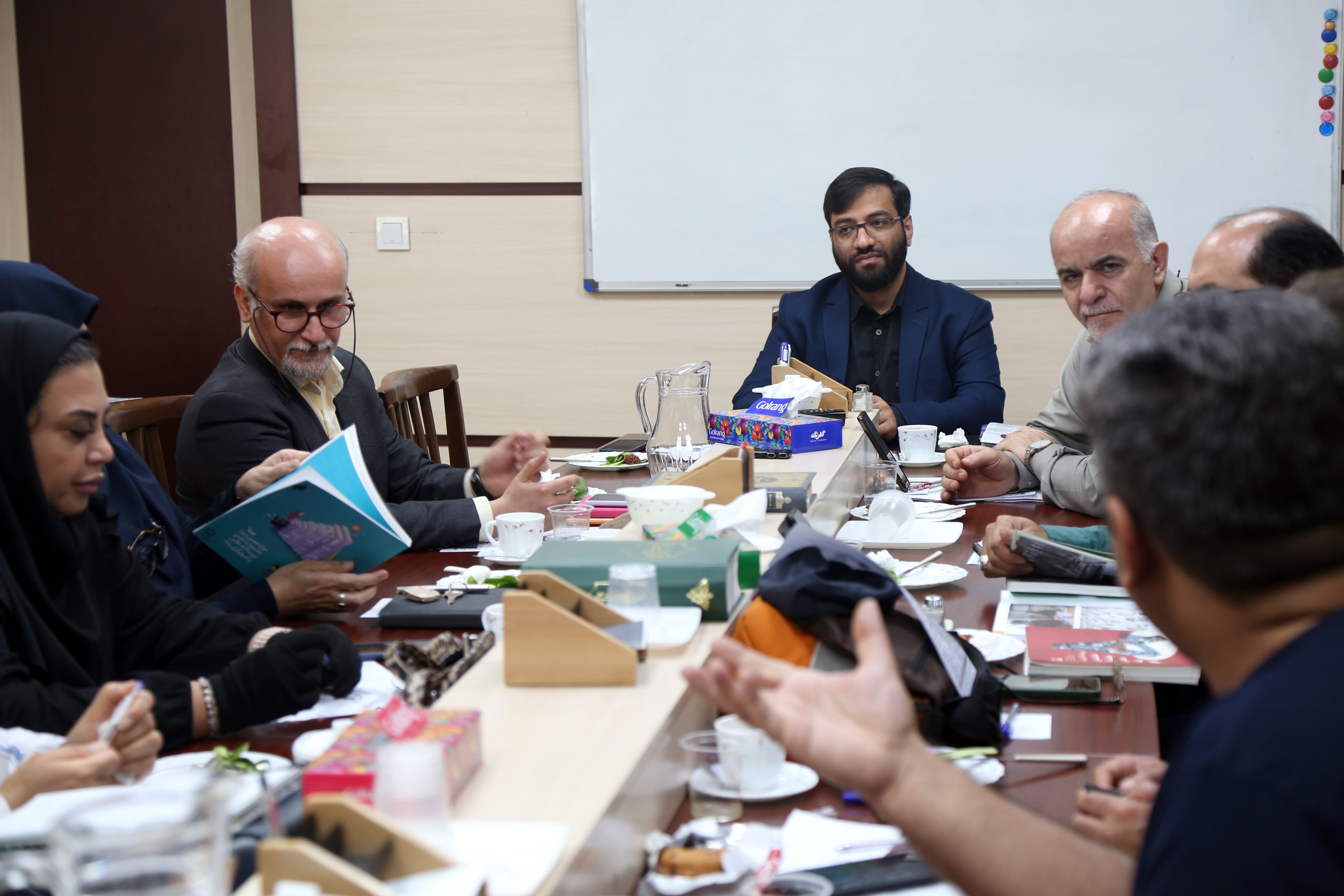 نشست بازخوانی تجربه‌‌های دوازدهمین دوره جشنواره ملی عکس و تصویرگری رشد