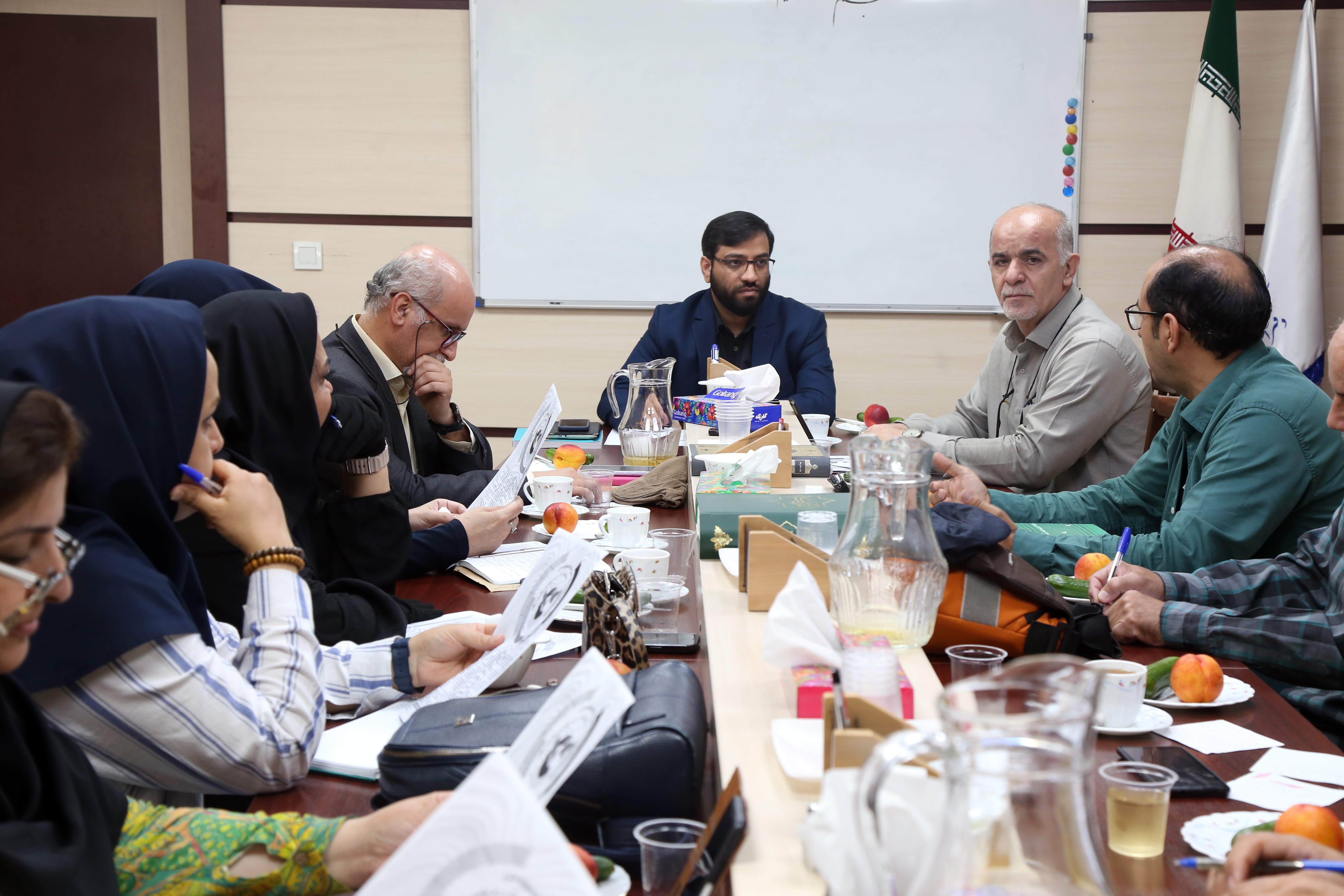 نشست بازخوانی تجربه‌‌های دوازدهمین دوره جشنواره ملی عکس و تصویرگری رشد