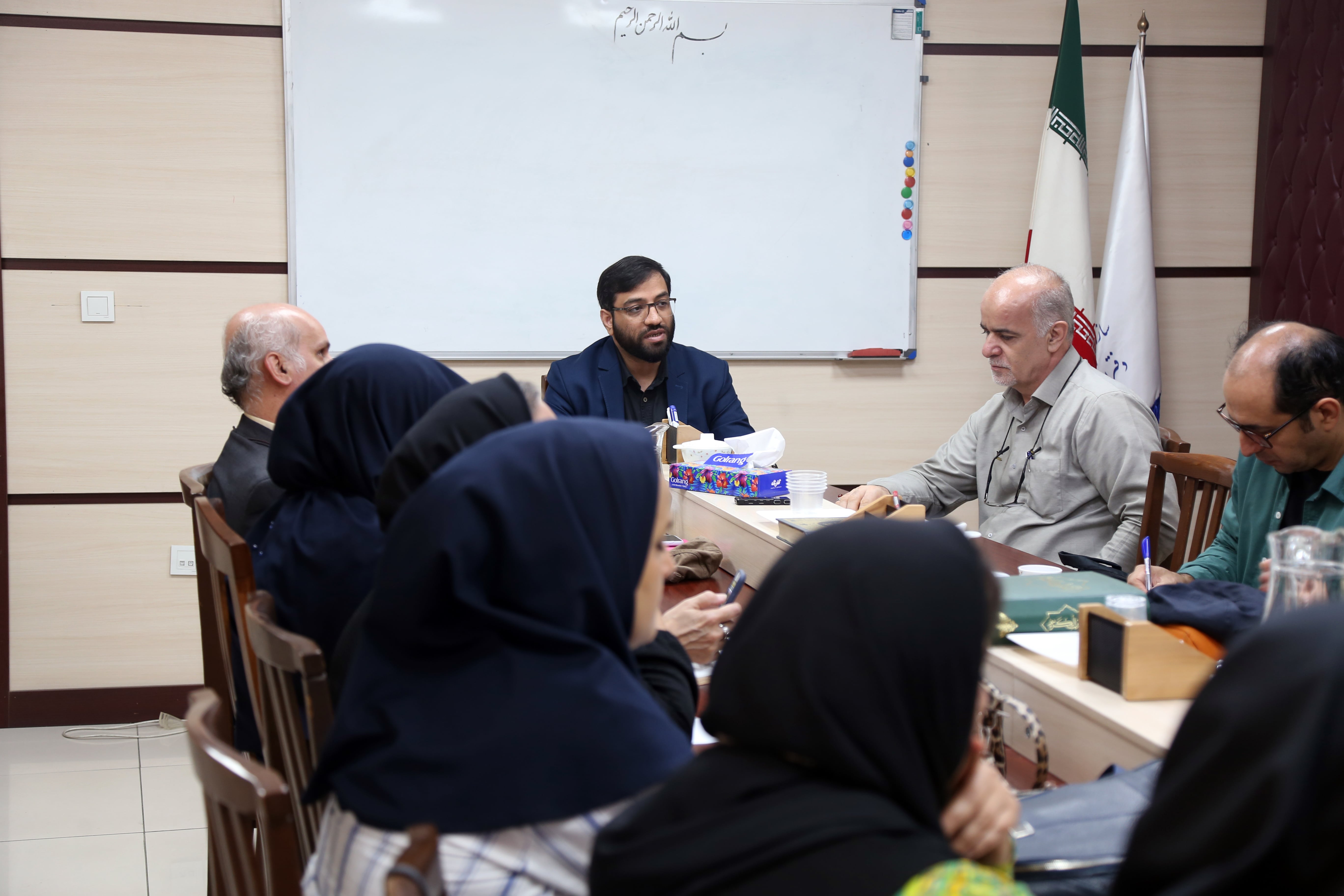 نشست بازخوانی تجربه‌‌های دوازدهمین دوره جشنواره ملی عکس و تصویرگری رشد