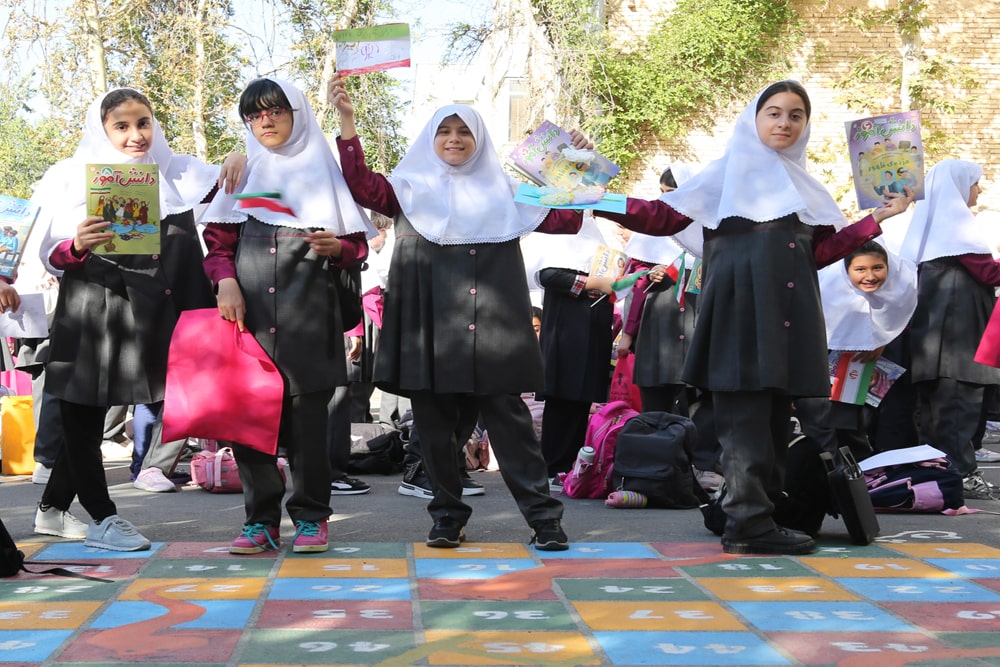 بازدید از مدرسه نراقی