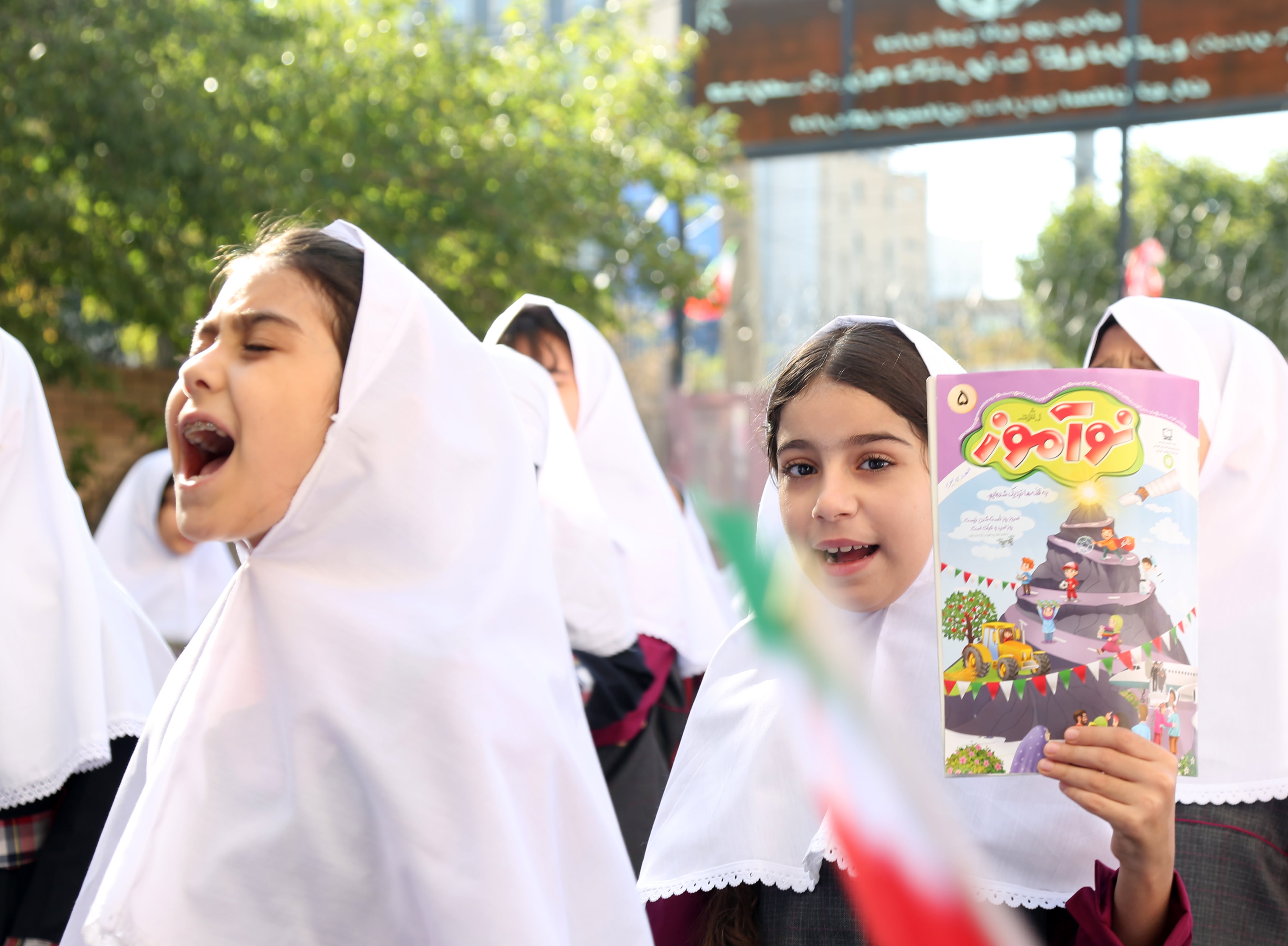 بازدید از مدرسه نراقی