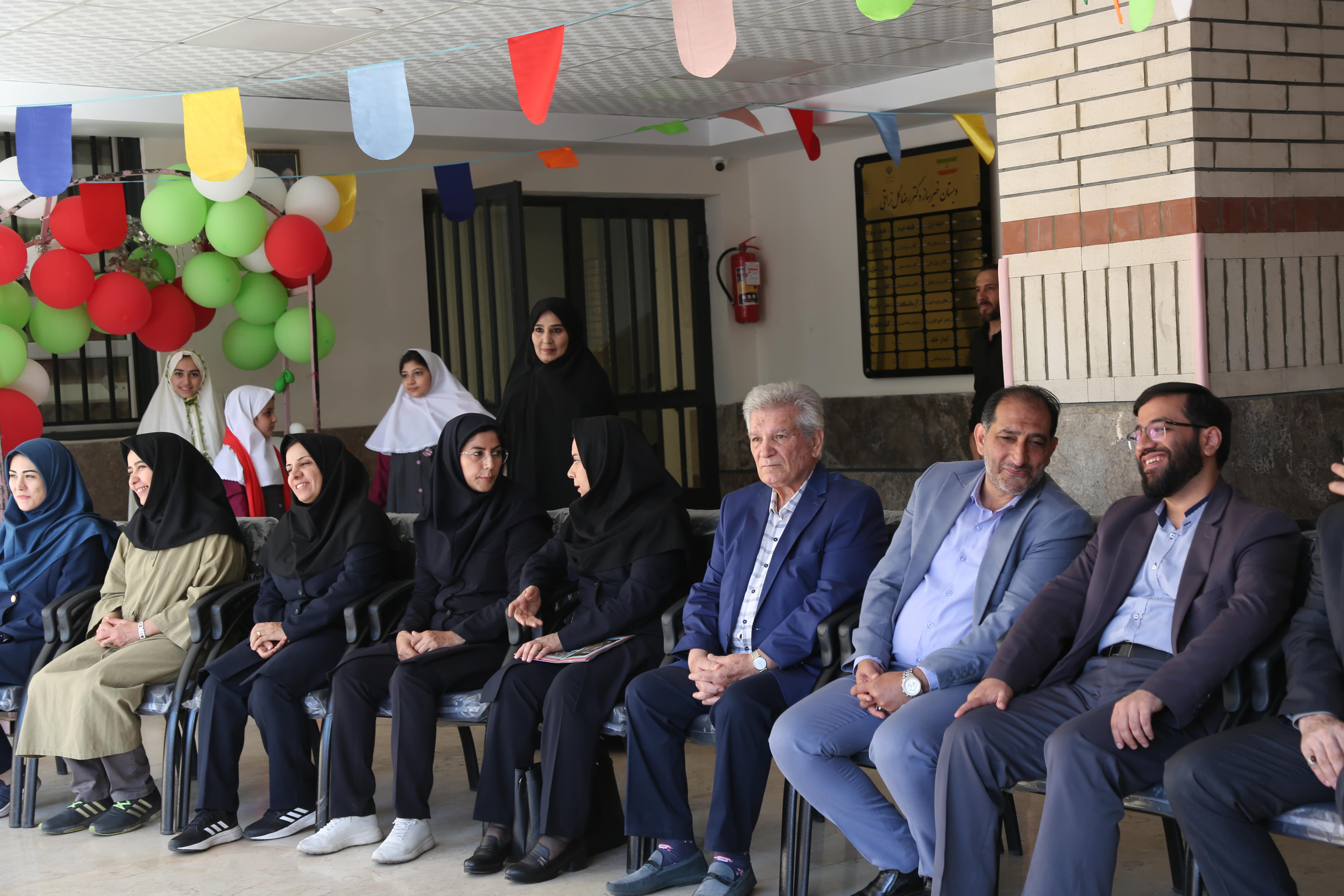 بازدید از مدرسه نراقی